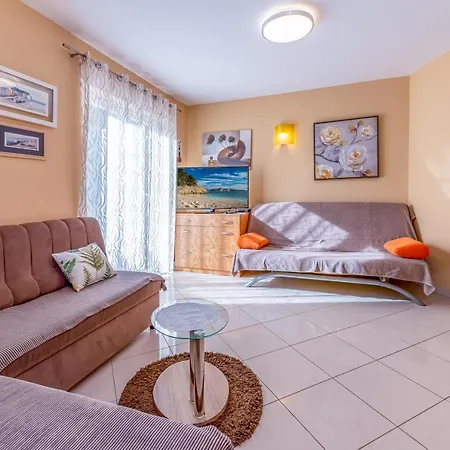 Apartment Lovorka