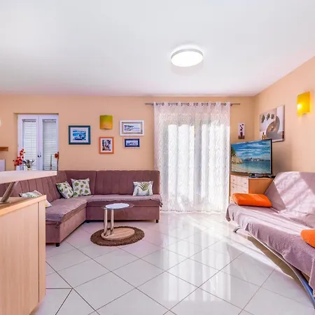 Apartment Lovorka