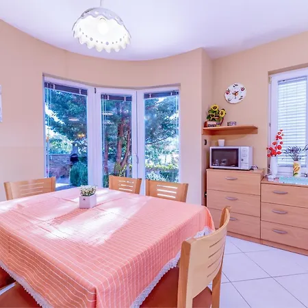 Apartment Lovorka *