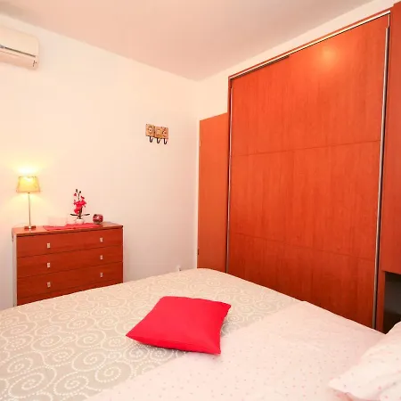 Lovorka Apartment