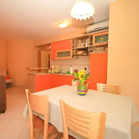 Apartment Lovorka