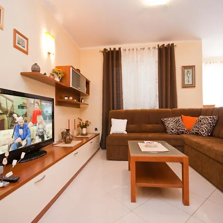 Lovorka Apartment