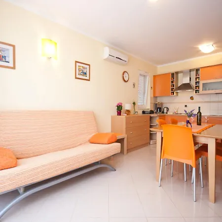 Lovorka Apartment