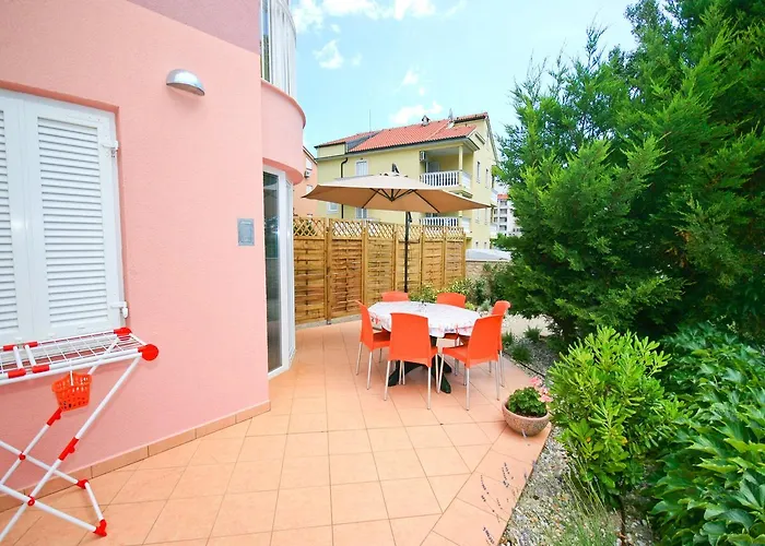 Lovorka Apartmán *